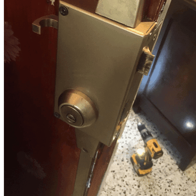 Ouverture de porte claquée Marseille Aix-en-Provence - Serrurier urgence BS PRO