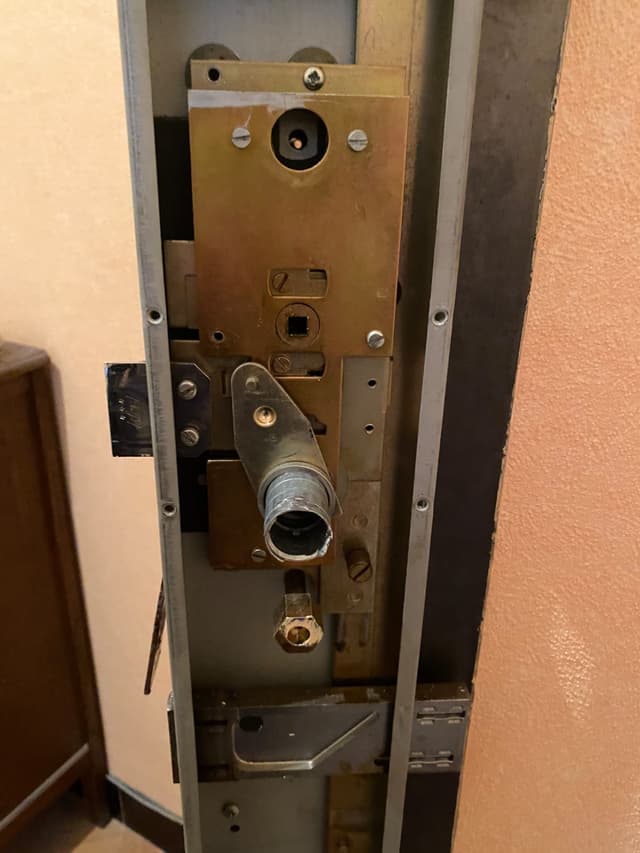 COFFRE-FORT ENCASTRÉ