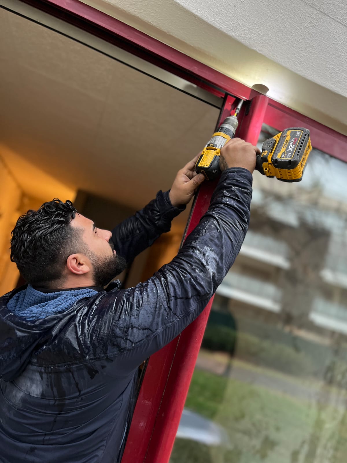 Technicien BS PRO en intervention - serrurier urgence Aix Marseille